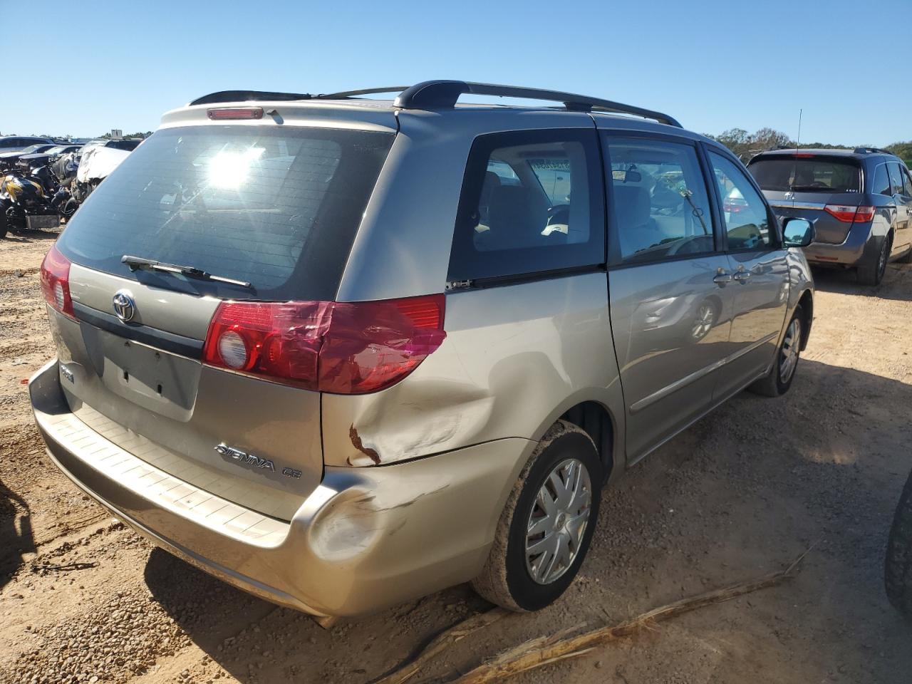 2007 Toyota Sienna - Image 3