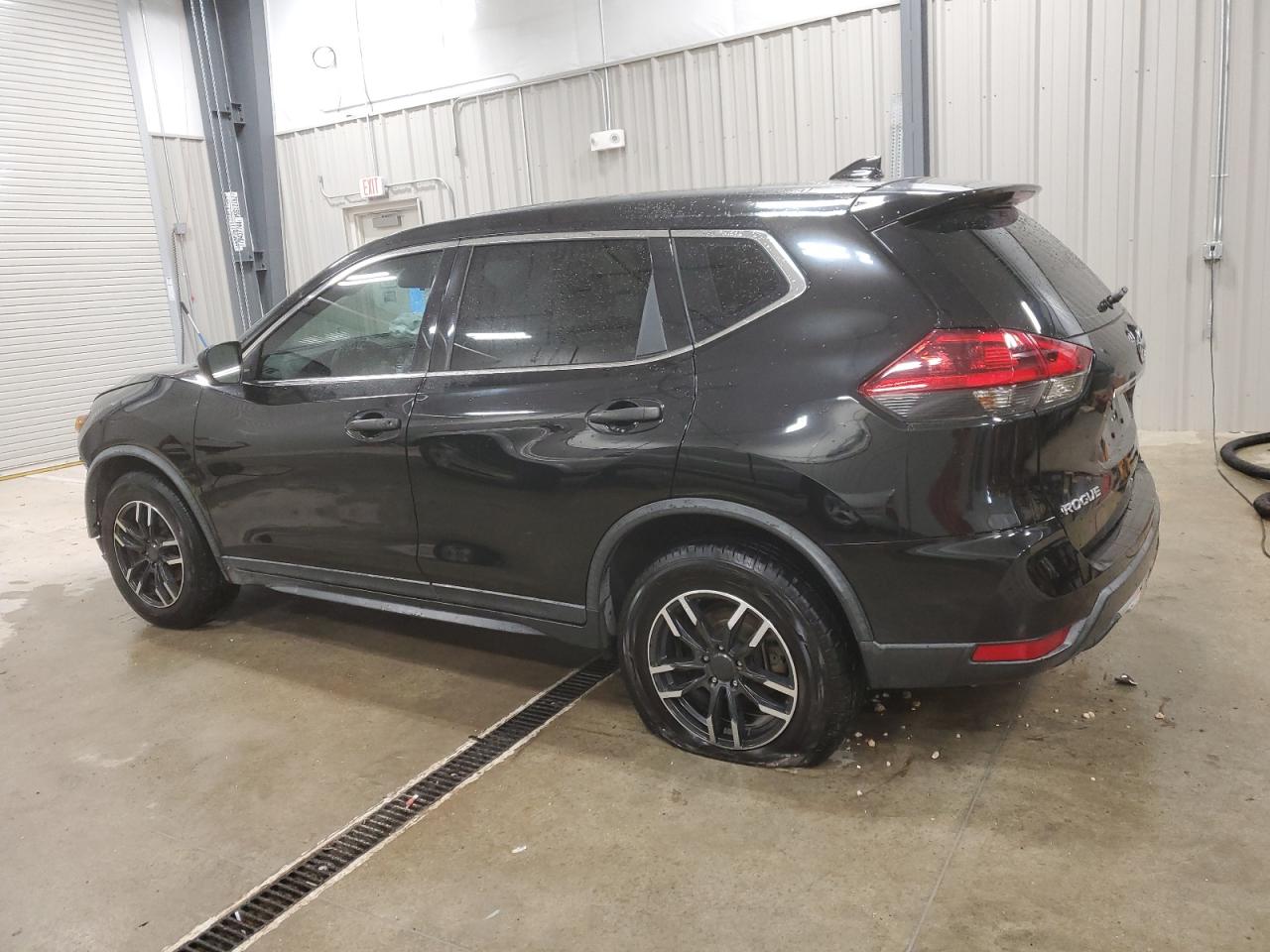 2019 Nissan Rogue - Image 2