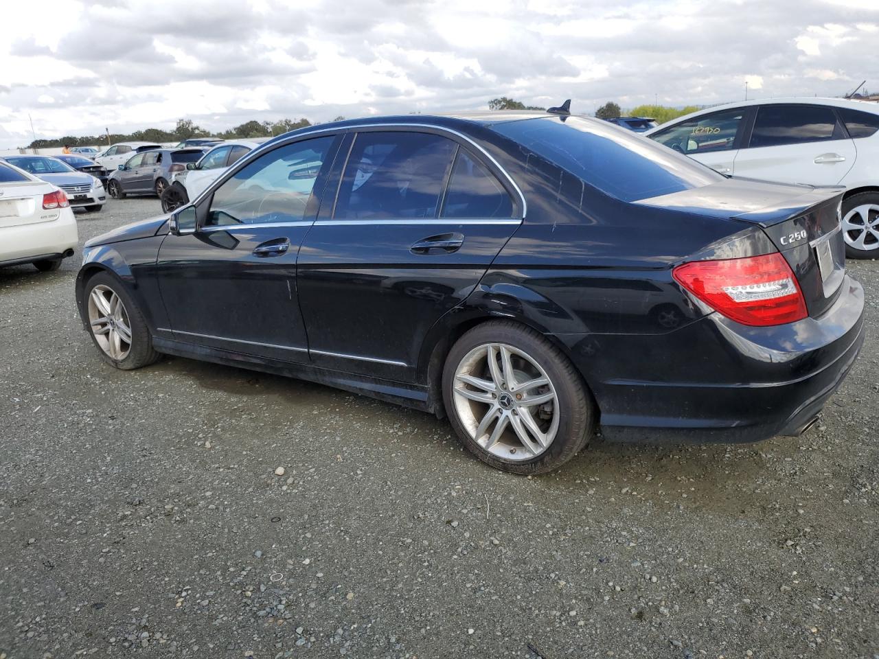 VIN WDDGF4HB8DR241774 2013 MERCEDES-BENZ C-CLASS no.2