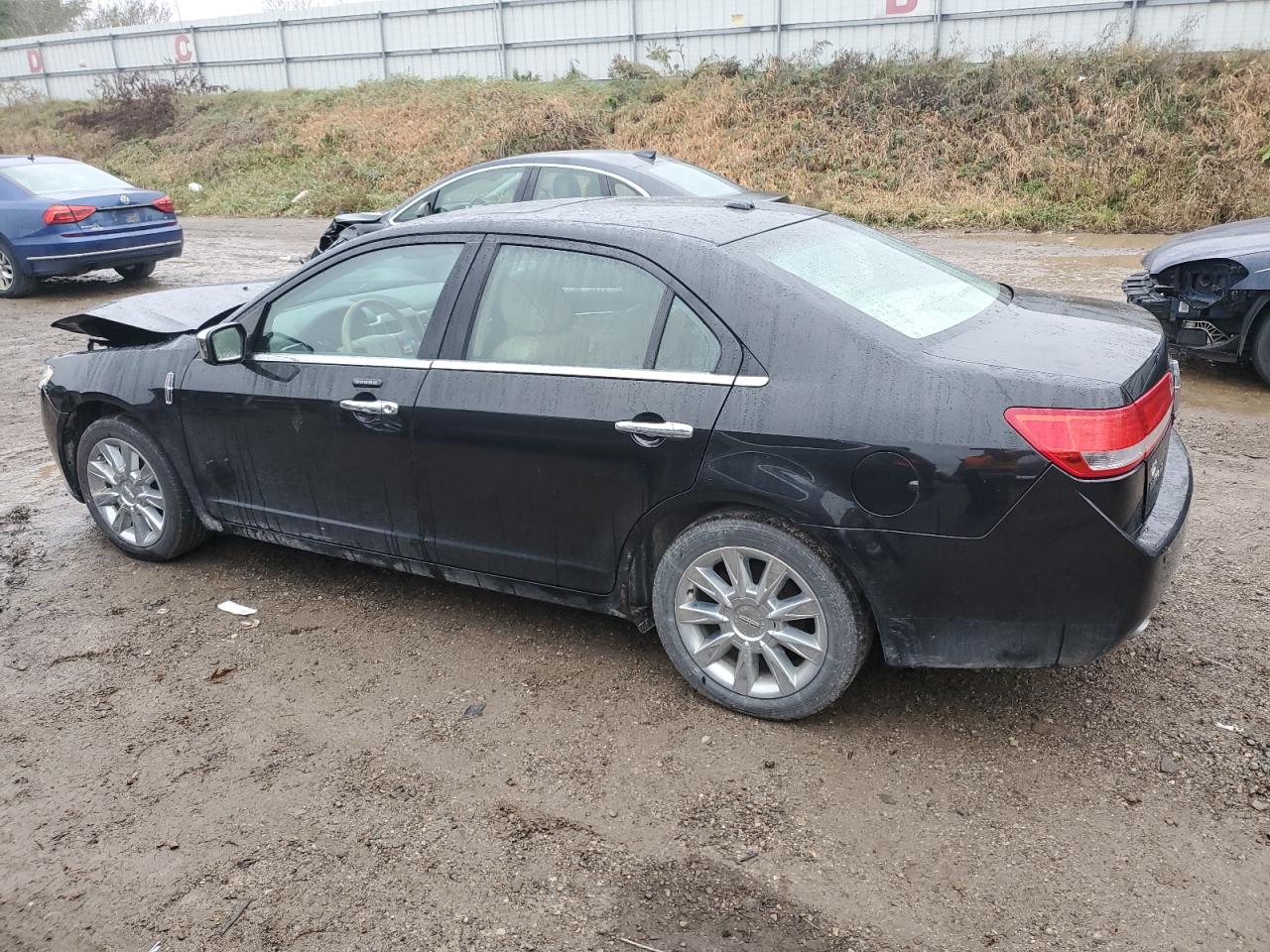 2011 Lincoln MKZ - Image 2