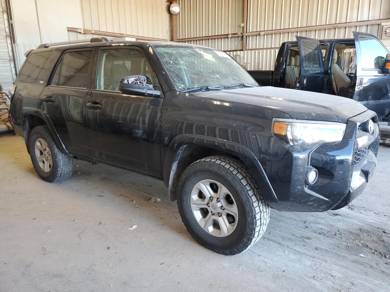 VIN JTEBU5JRXK5700682 2019 TOYOTA 4RUNNER no.4