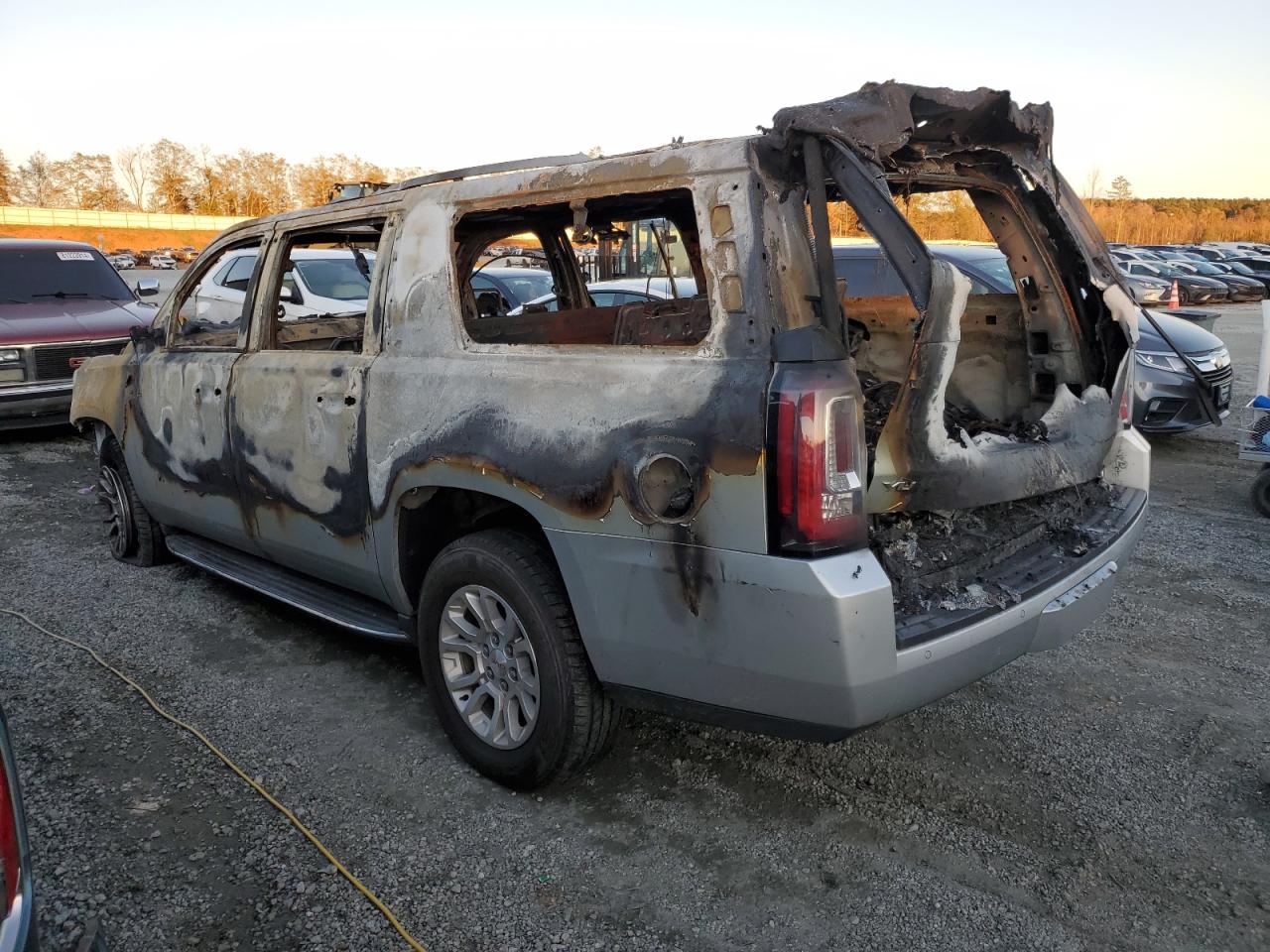 2017 GMC Yukon - Image 2