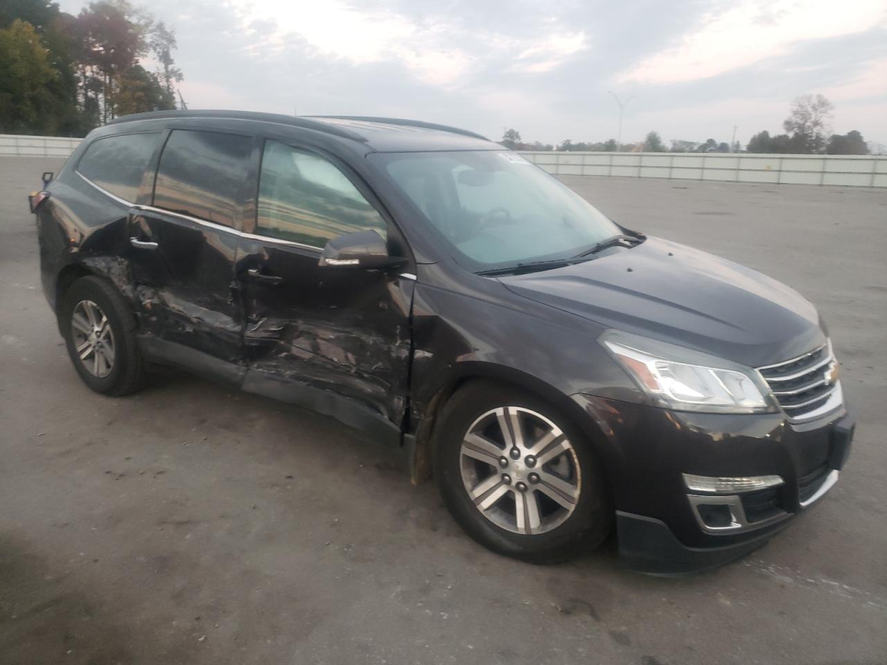 2017 Chevrolet Traverse - Image 4