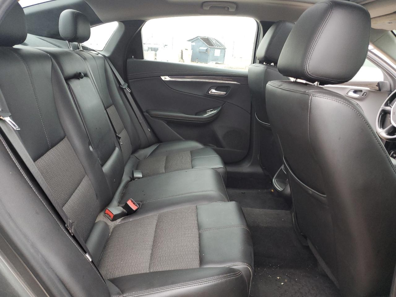 2016 Chevrolet Impala - Image 11