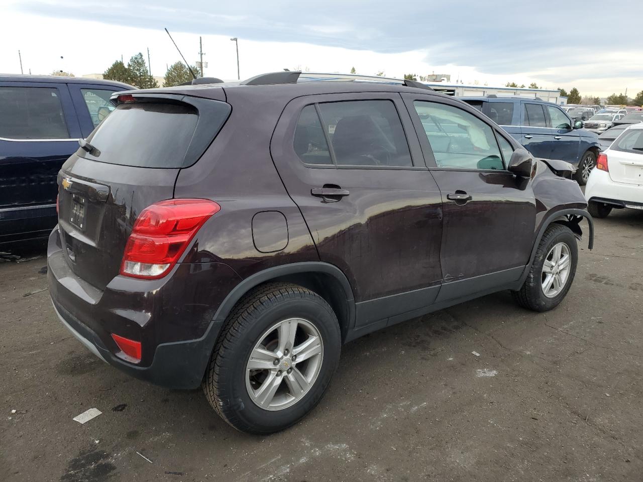 VIN KL7CJPSM8NB567858 2022 CHEVROLET TRAX no.3