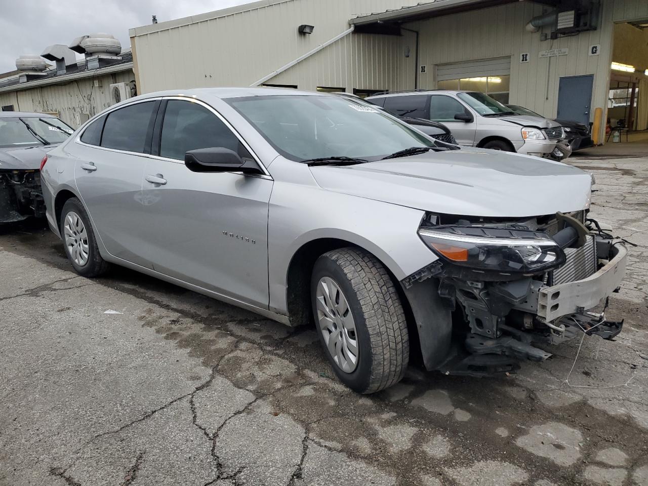 2016 Chevrolet Malibu - Image 4