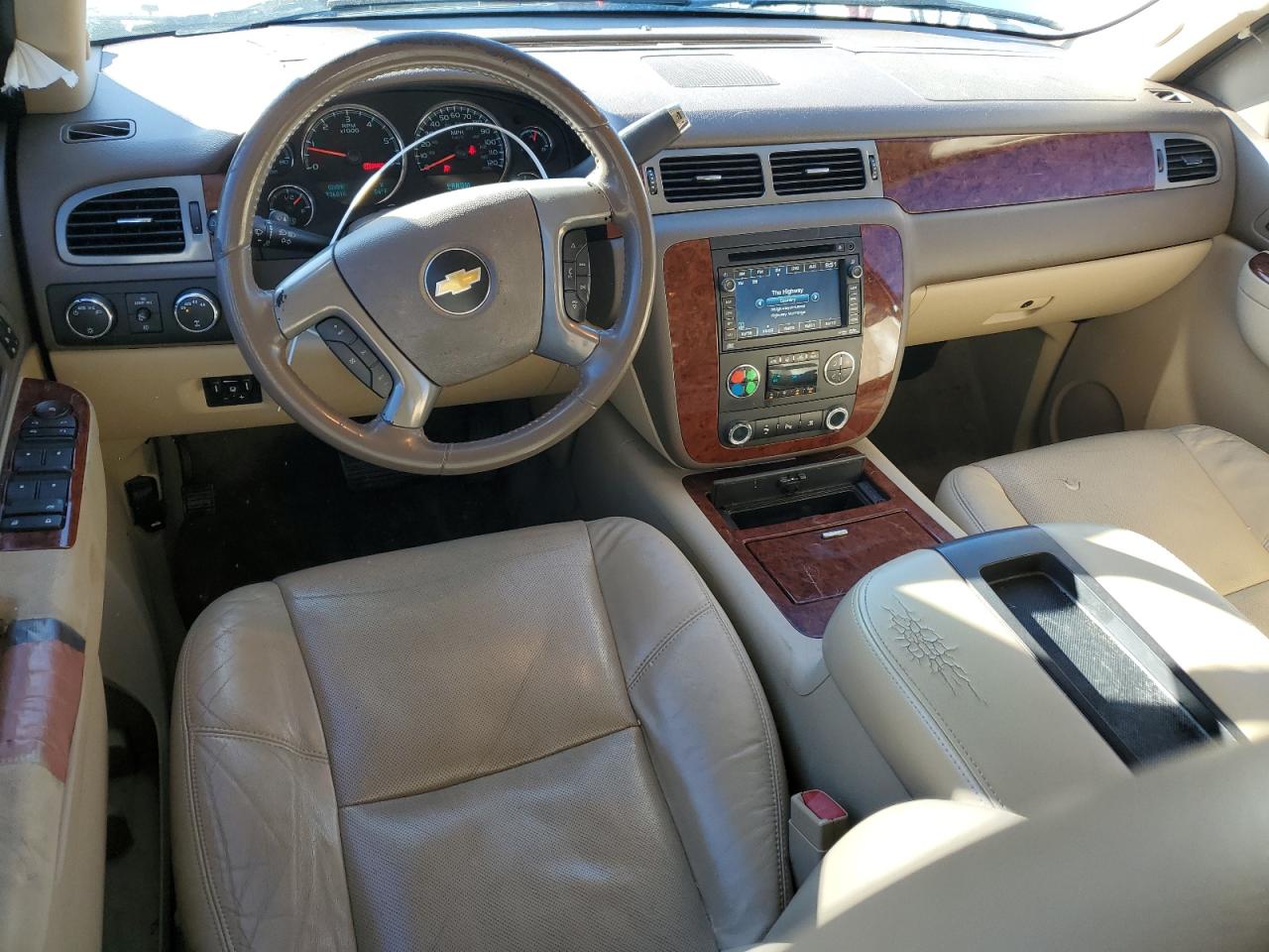 2011 Chevrolet Suburban - Image 8