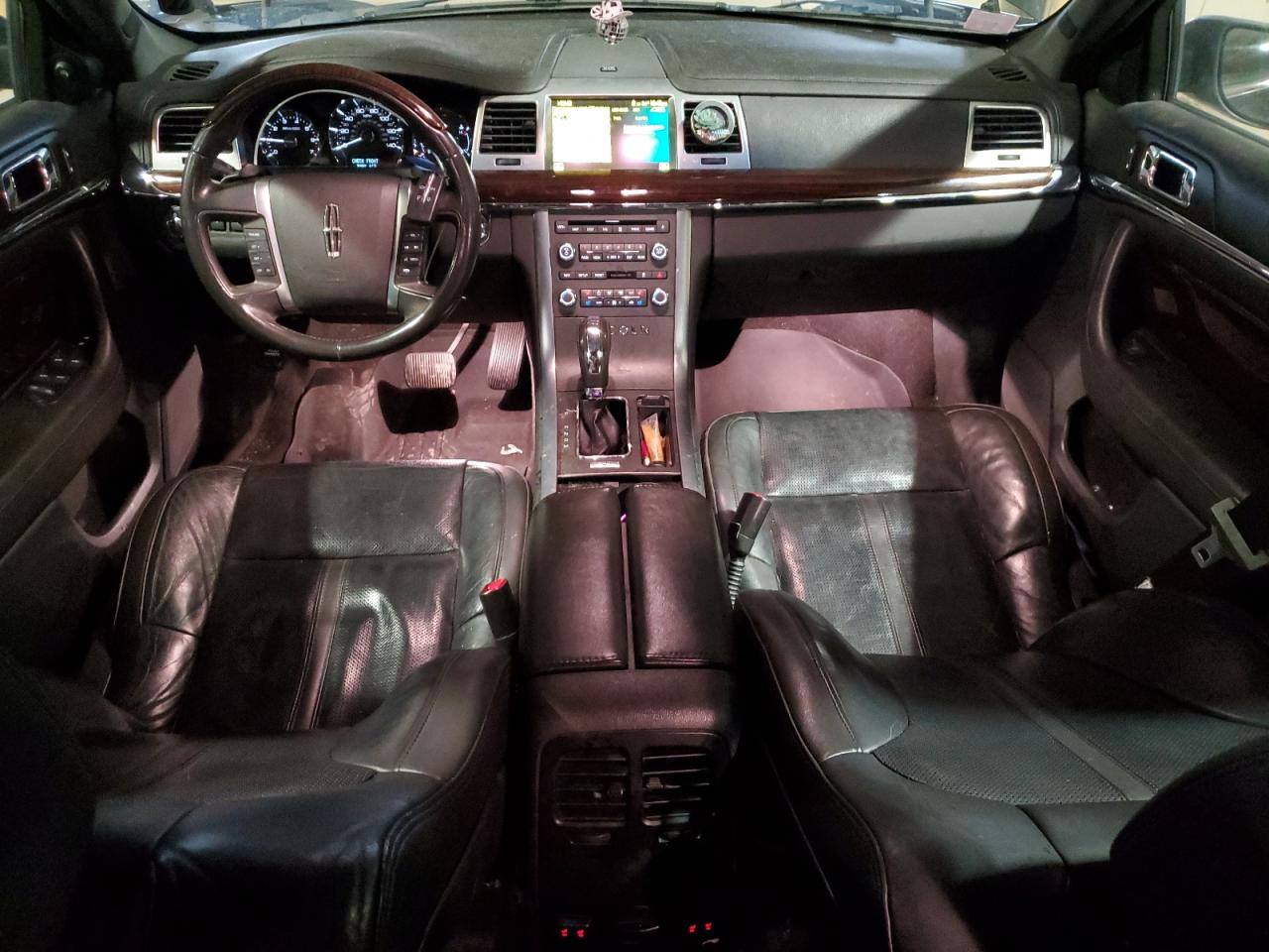 2010 Lincoln MKS - Image 8