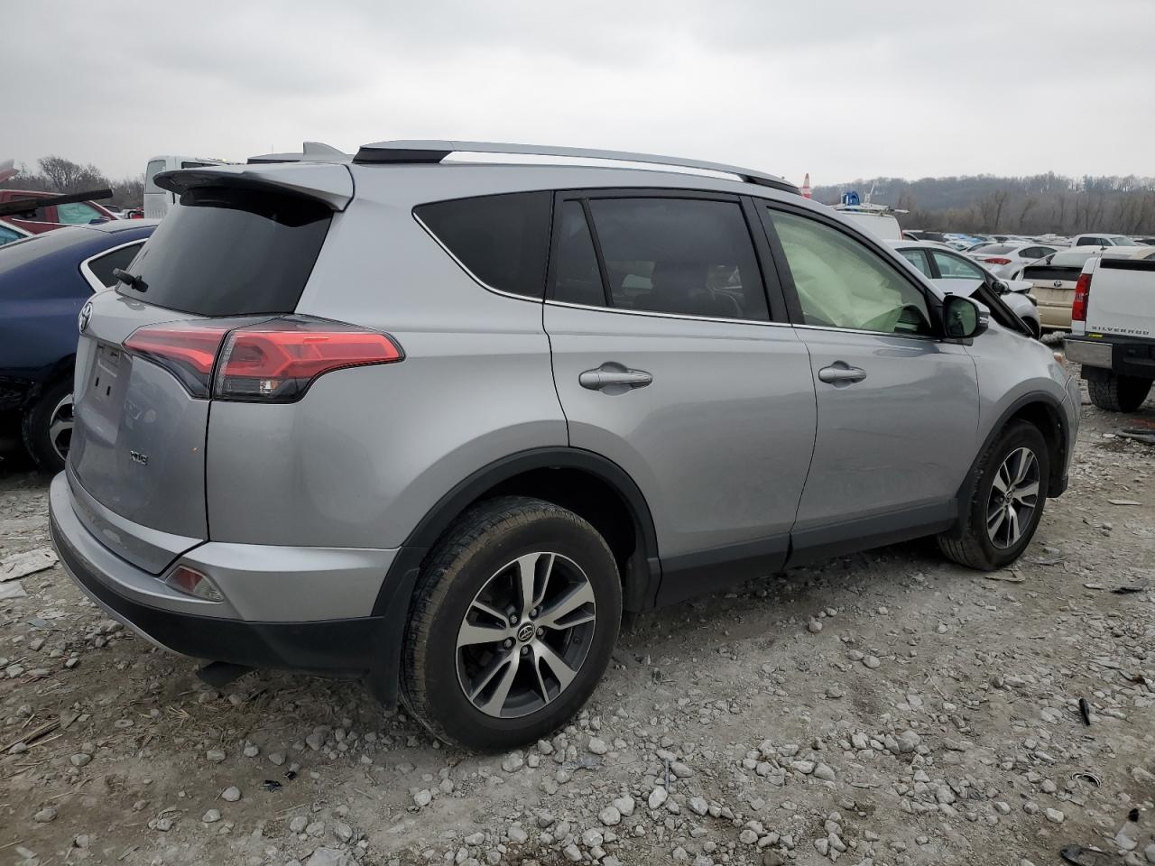 2018 Toyota RAV 4 - Image 3