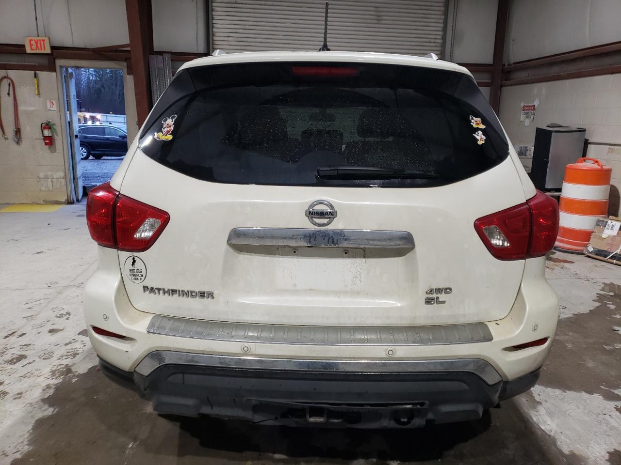 2017 Nissan Pathfinder - Image 6