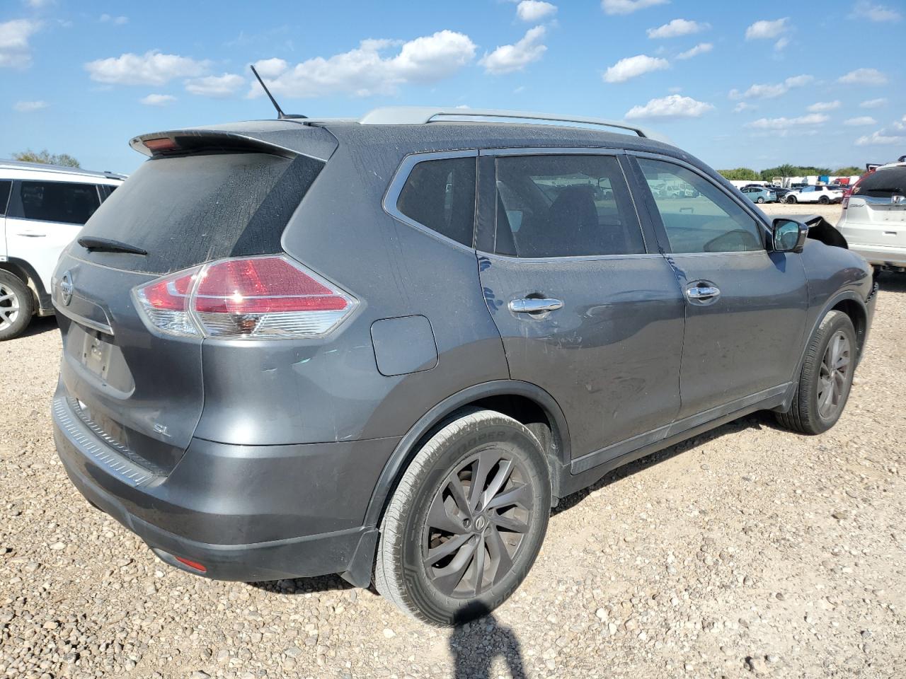 2016 Nissan Rogue - Image 3