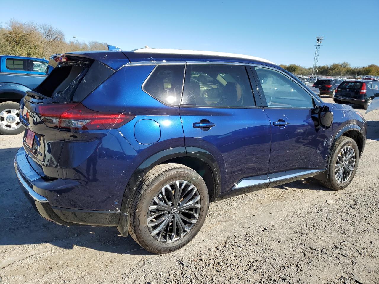 2024 Nissan Rogue - Image 3