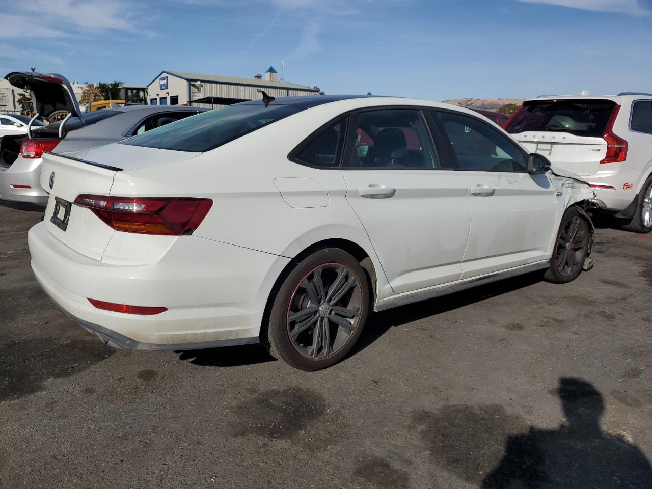 2019 Volkswagen Jetta - Image 3