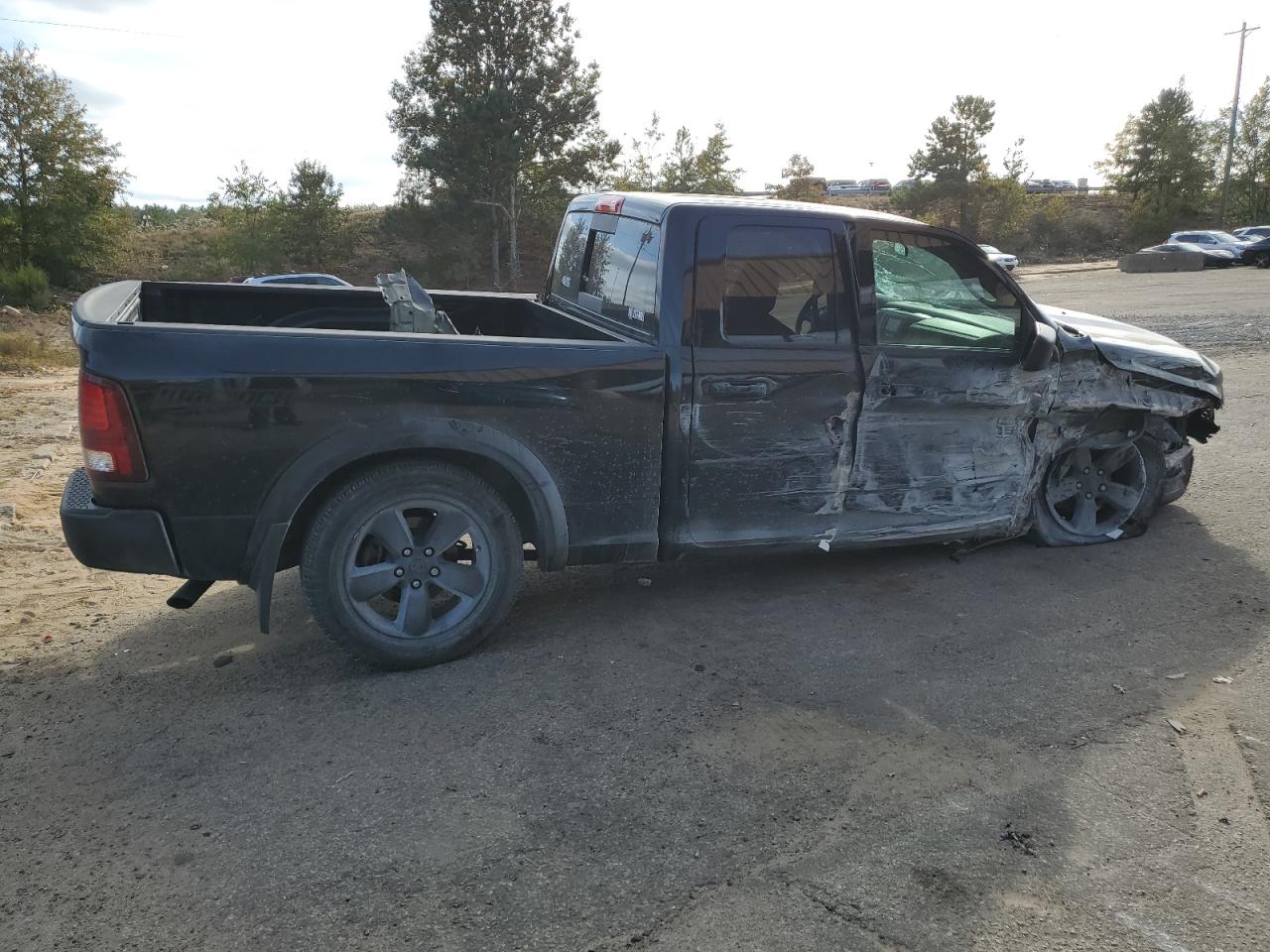 2019 RAM 1500 - Image 3