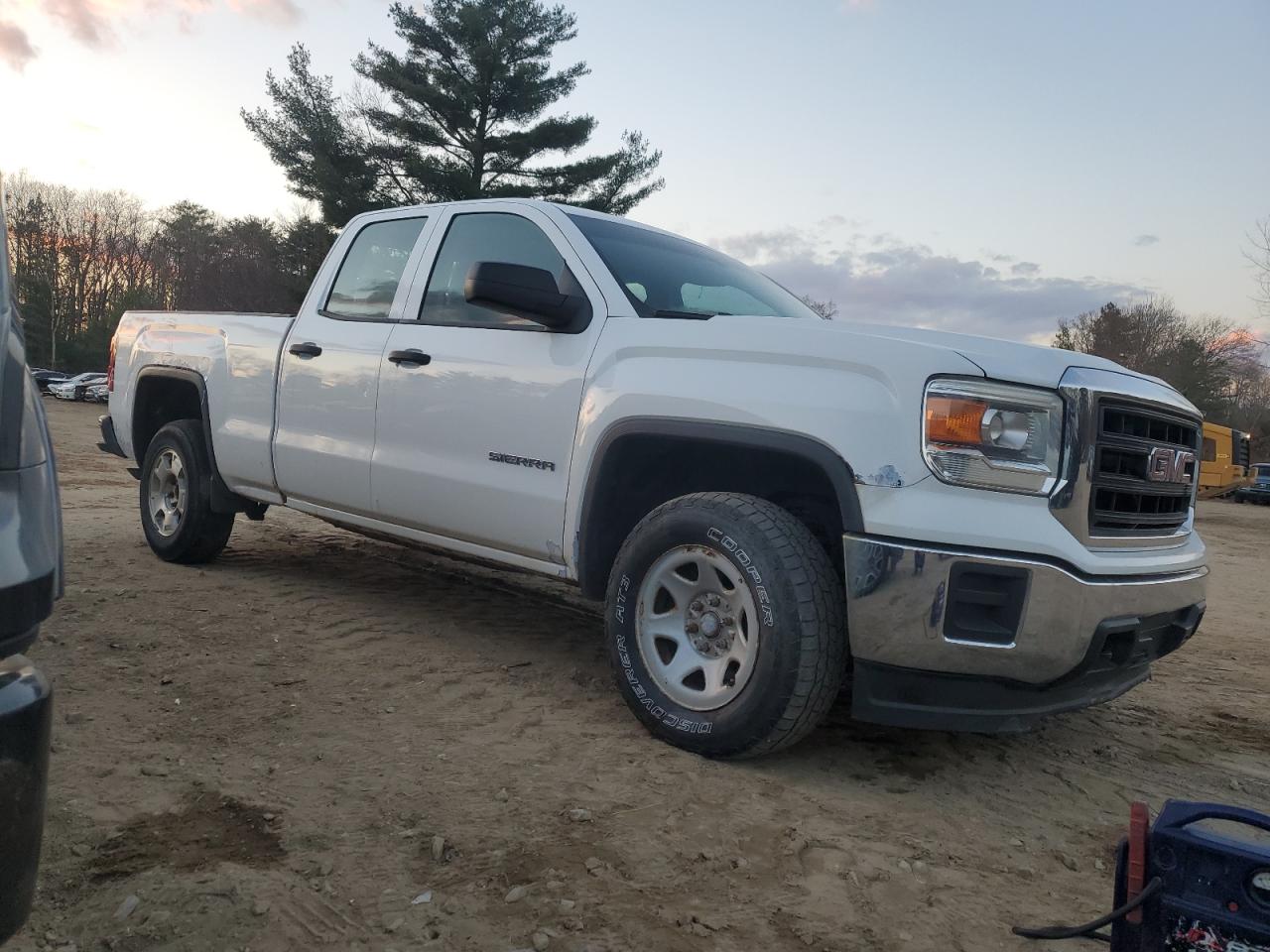 VIN 1GTV2TEC4EZ228929 2014 GMC SIERRA no.4