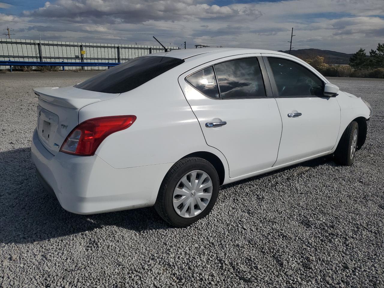 VIN 3N1CN7AP3GL850174 2016 NISSAN VERSA no.3