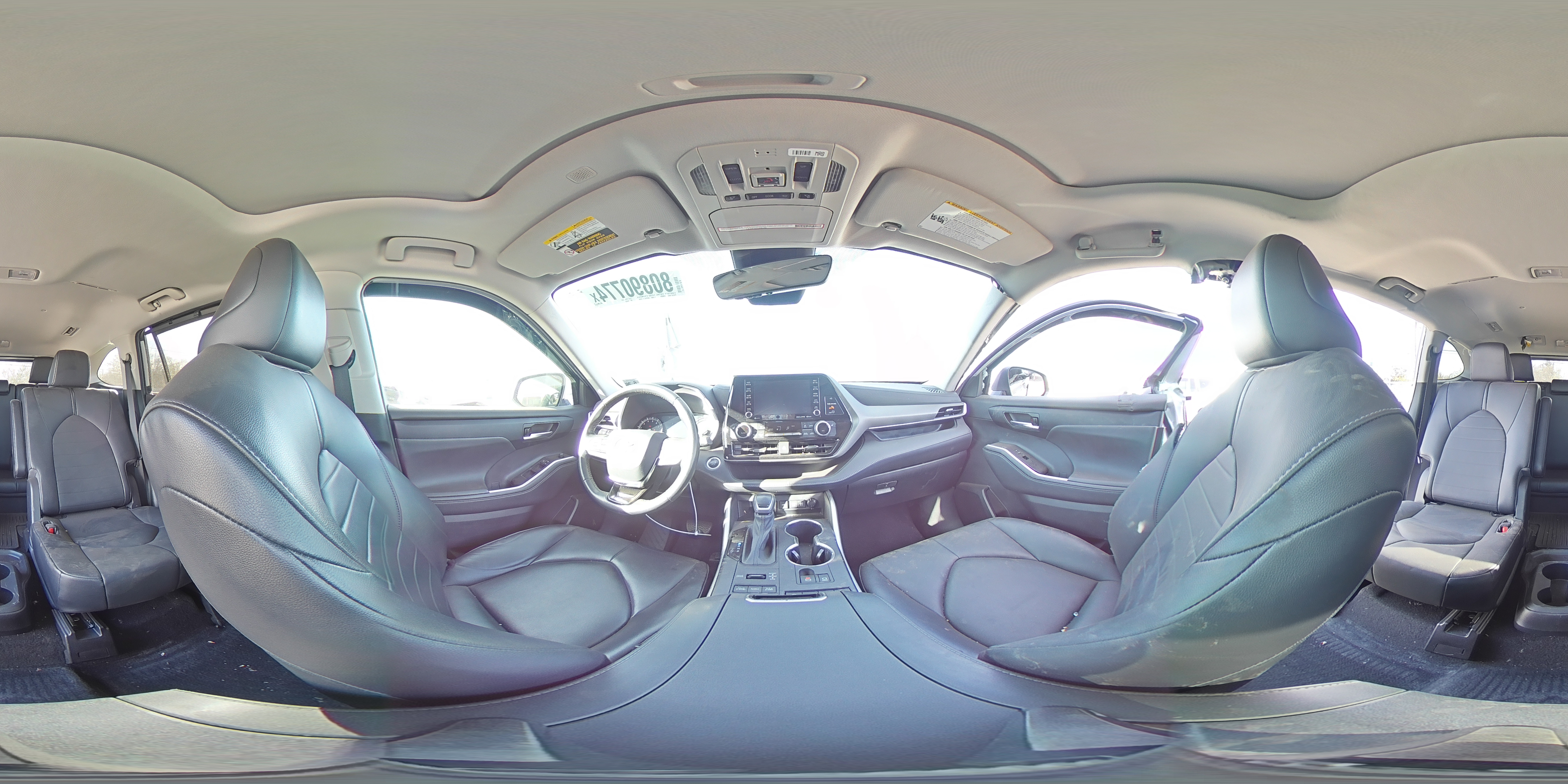 2021 Toyota Highlander - Image 14