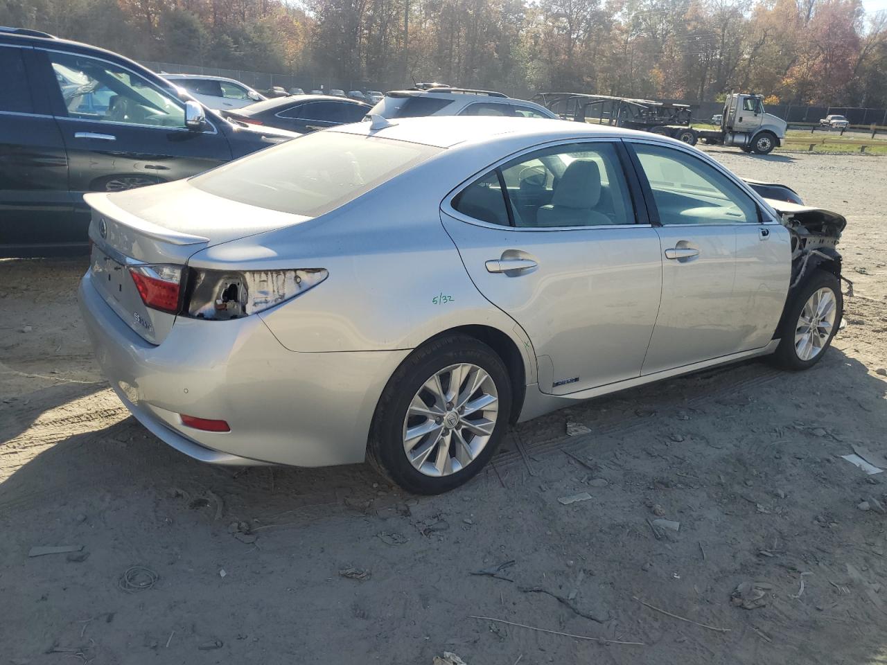 2013 Lexus ES - Image 3