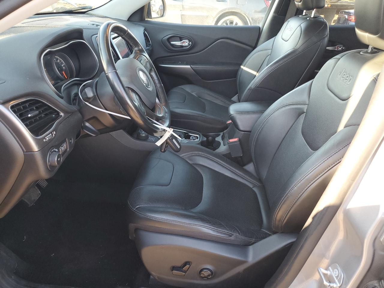 2020 Jeep Grand Cherokee - Image 7