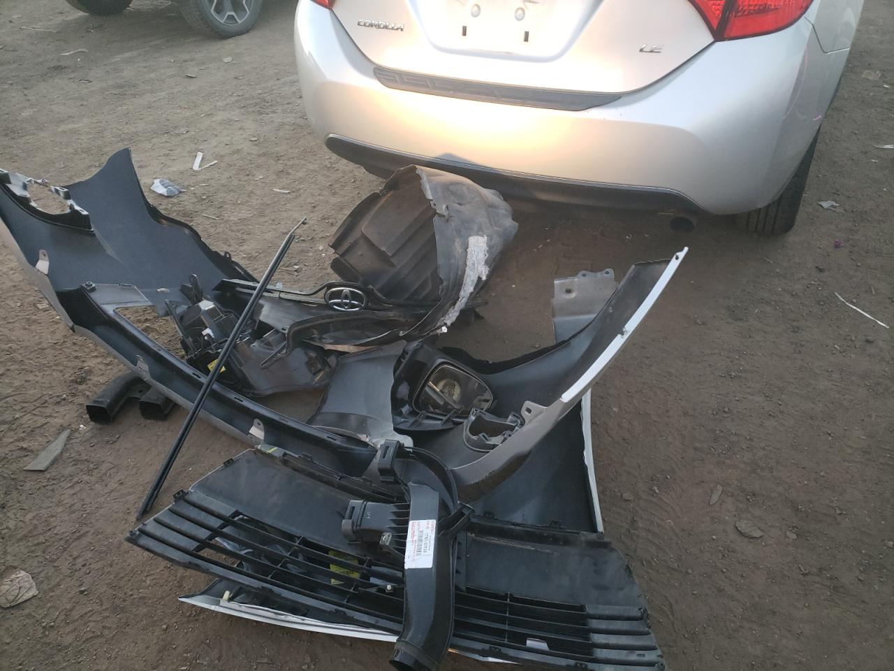 2014 Toyota Corolla L VIN: 5YFBURHE5EP127888 Lot: 80882374