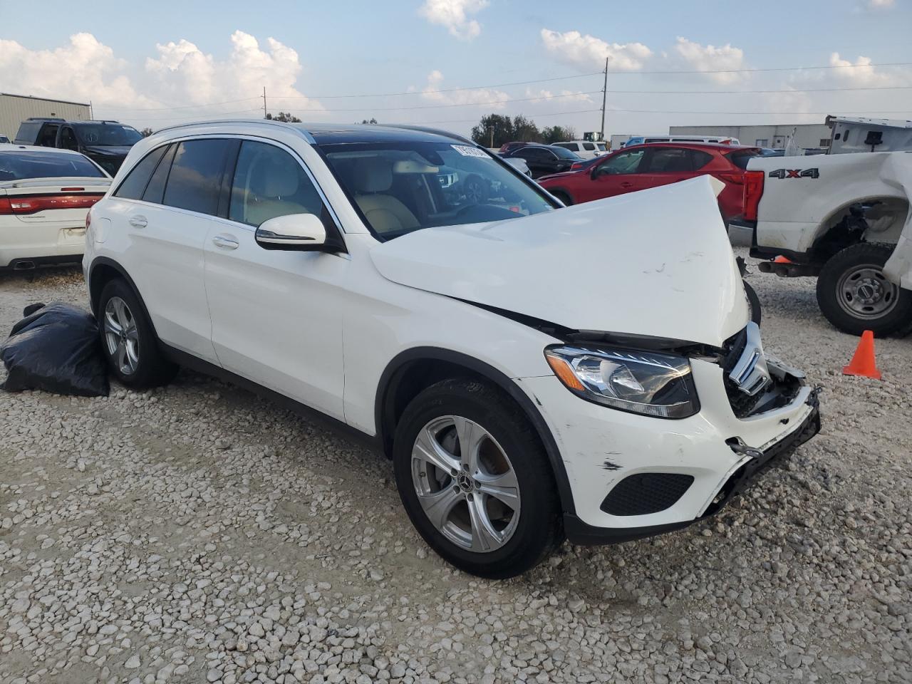 2017 Mercedes-Benz GLC - Image 4
