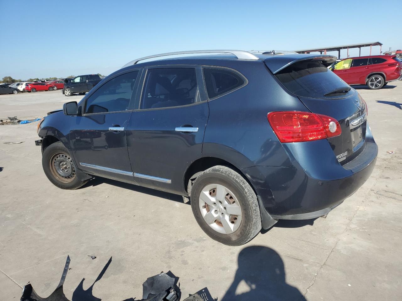 2014 Nissan Rogue - Image 2