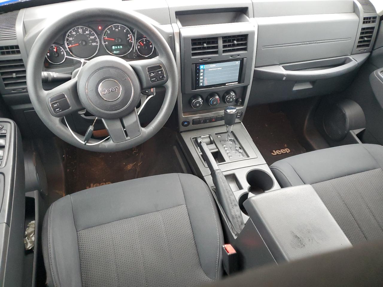 2011 Jeep Liberty (North America) - Image 8