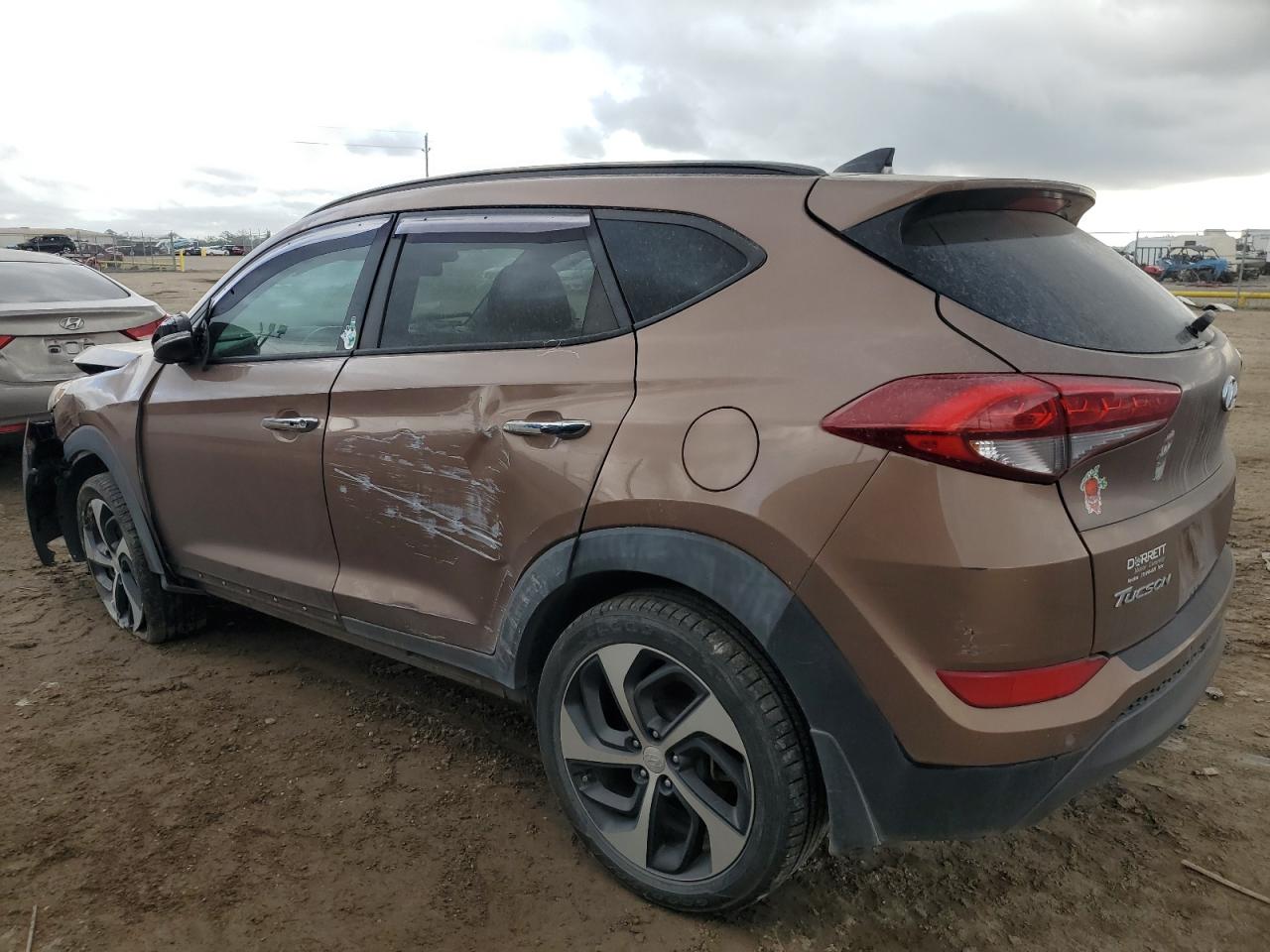 2016 Hyundai Tucson - Image 2