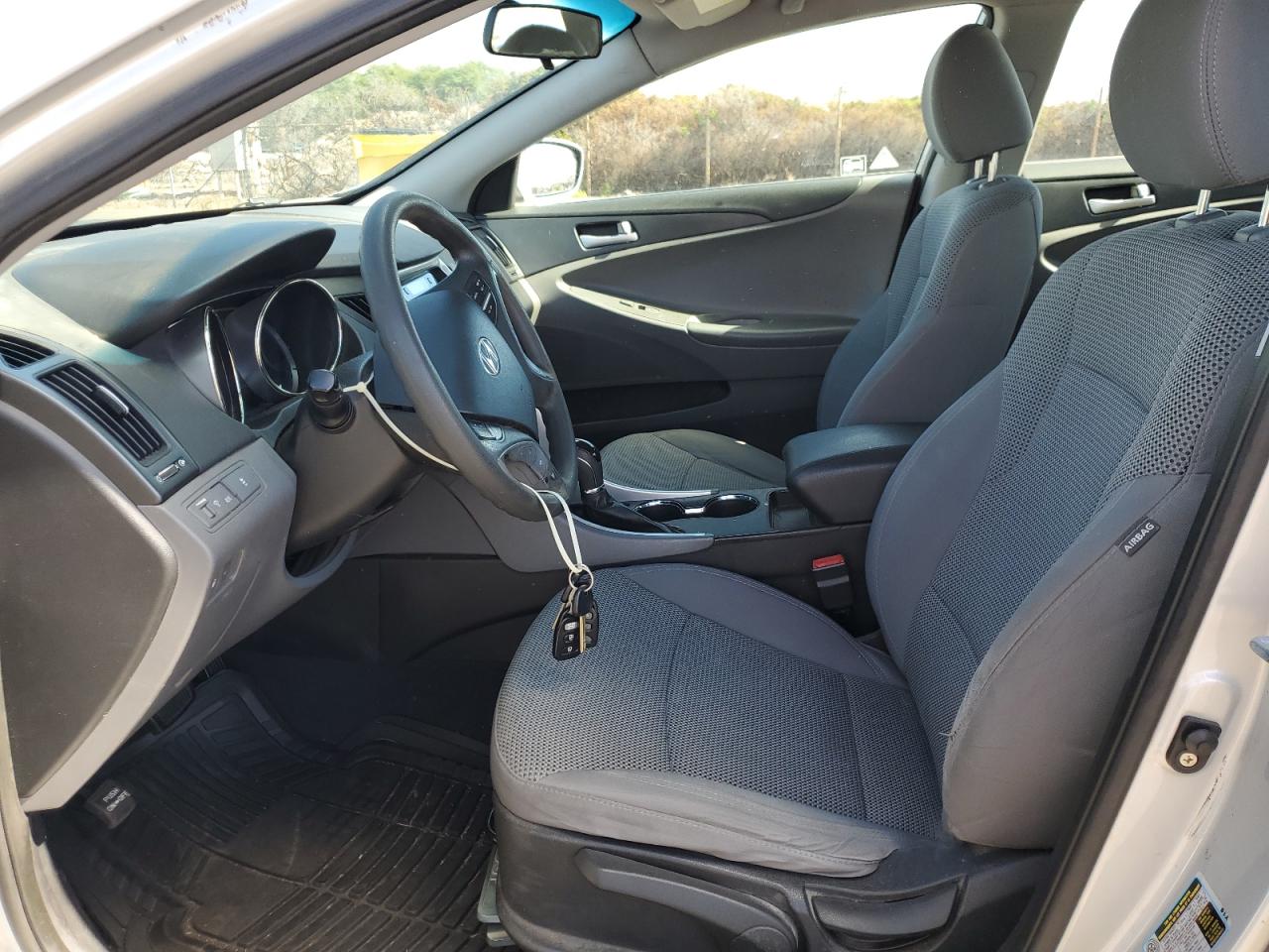 2011 Hyundai Sonata - Image 7