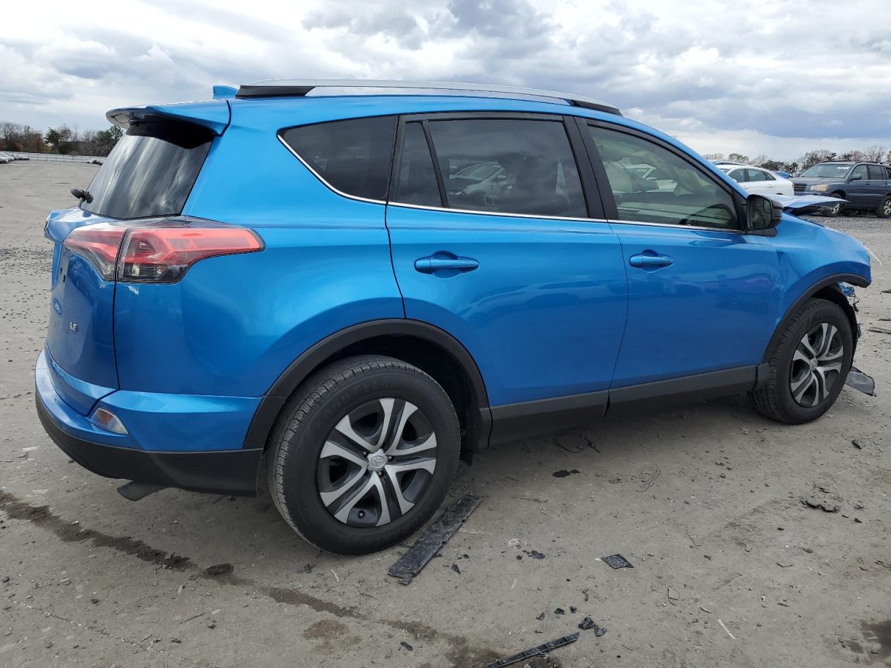 2018 Toyota Rav4 Le VIN: JTMZFREVXJJ724742 Lot: 80911984