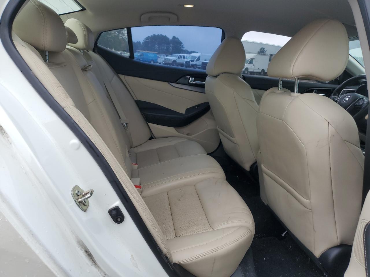 2017 Nissan Maxima - Image 10