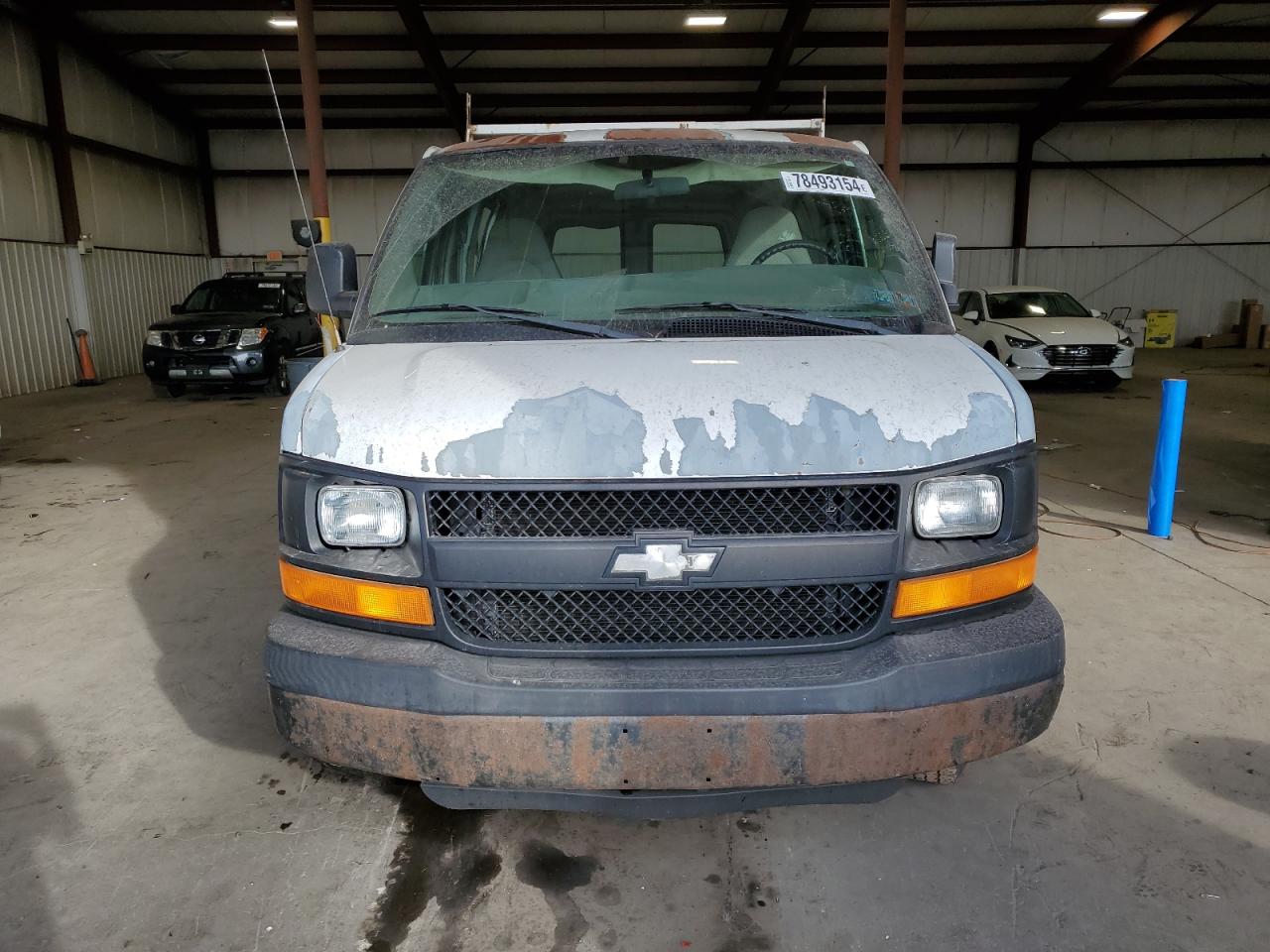 2005 Chevrolet Express - Image 5