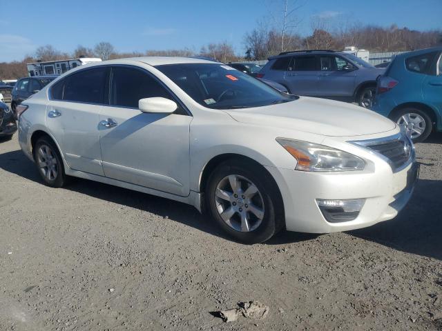 Sedans NISSAN ALTIMA 2015 White