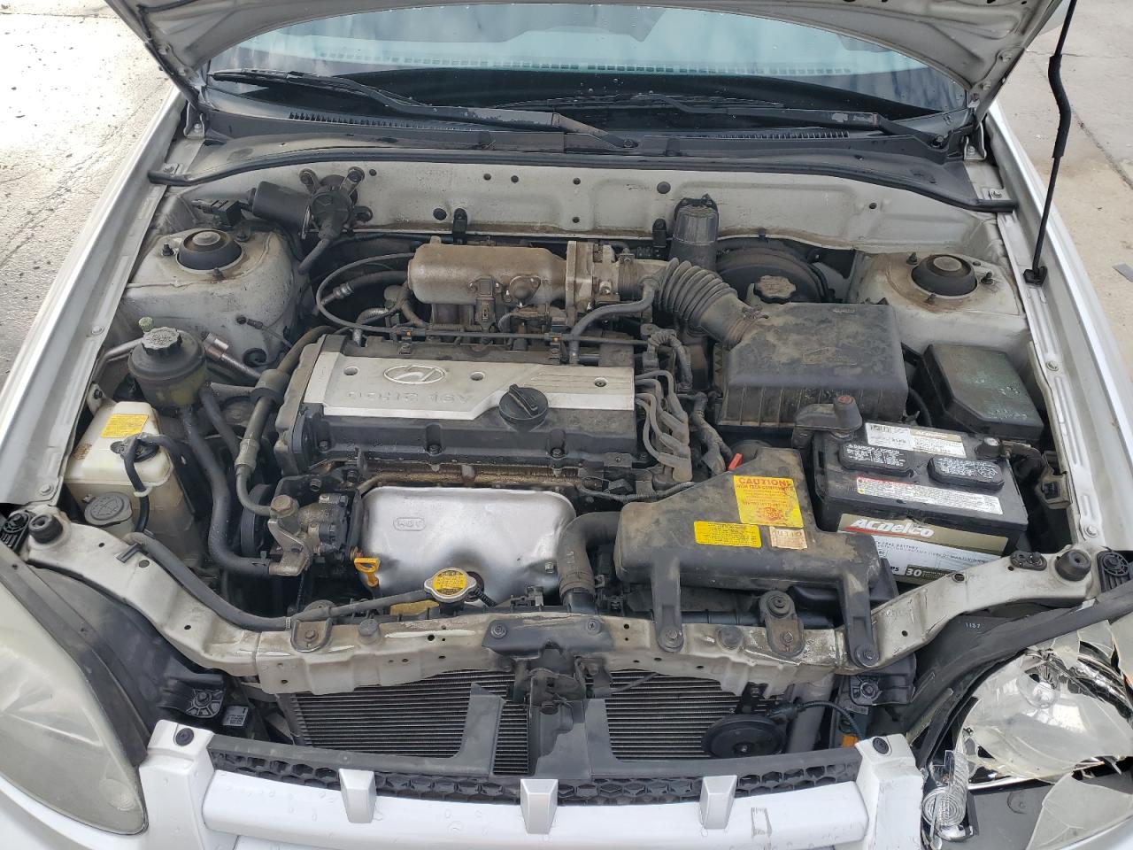 2005 Hyundai Accent - Image 11