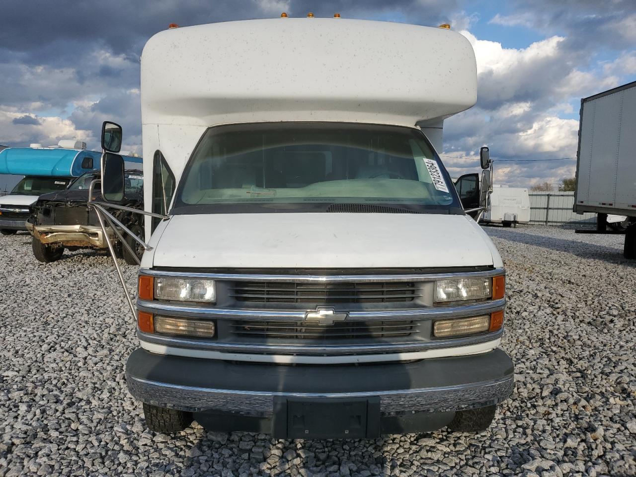 2000 Chevrolet Express - Image 5