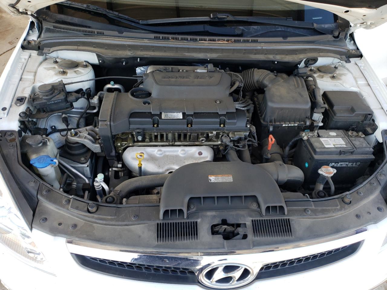 2011 Hyundai Elantra - Image 11