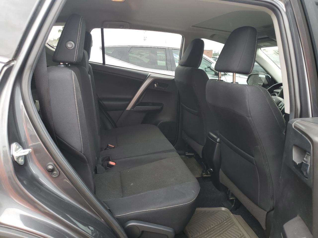 2018 Toyota RAV 4 - Image 10