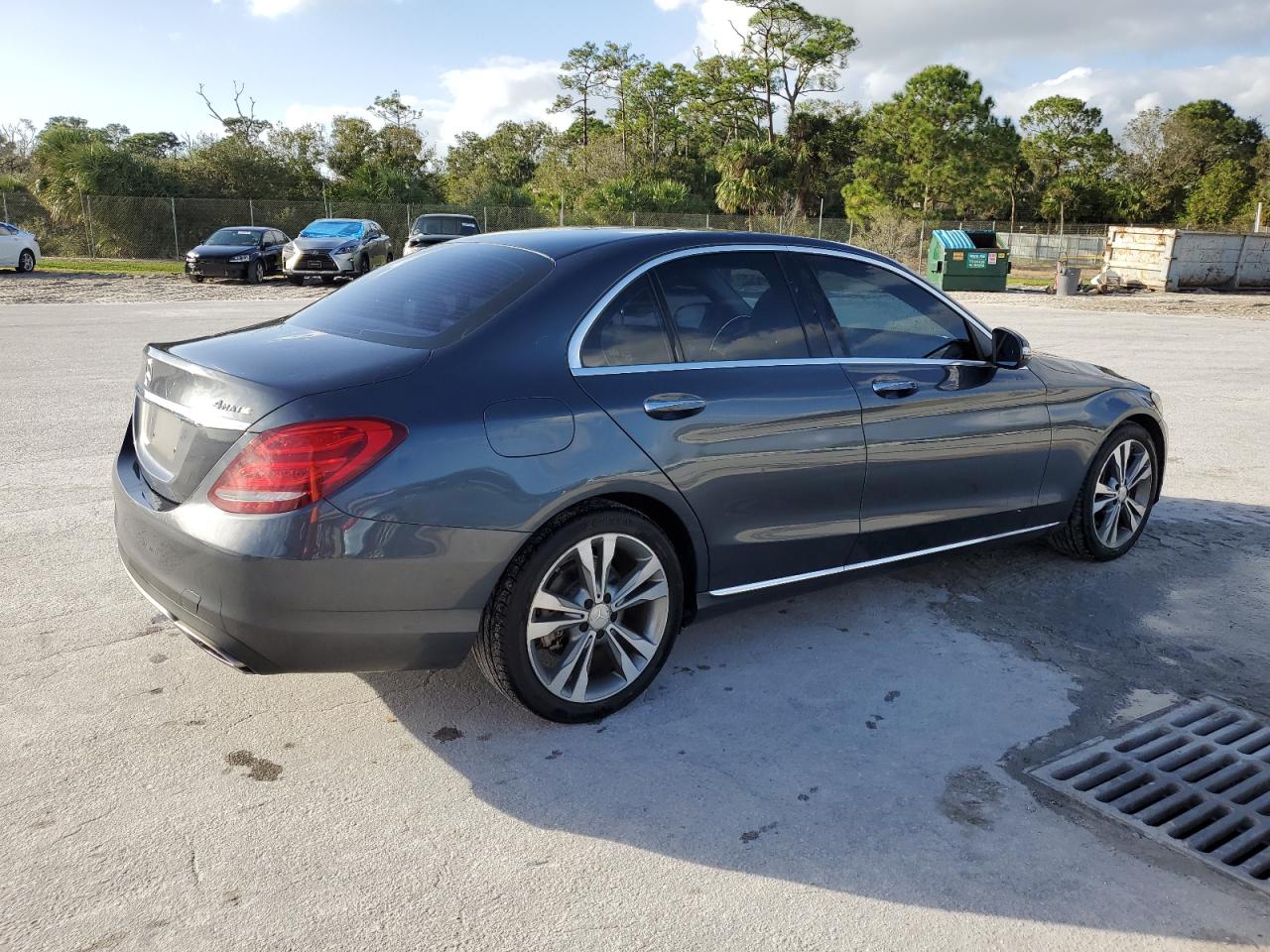 VIN 55SWF4KB0FU022118 2015 MERCEDES-BENZ C-CLASS no.3