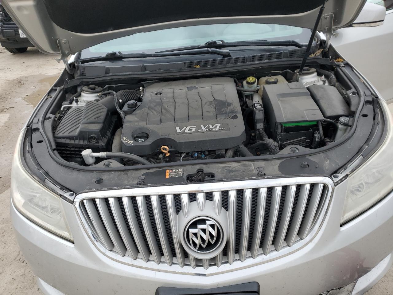 2011 Buick LaCrosse - Image 11