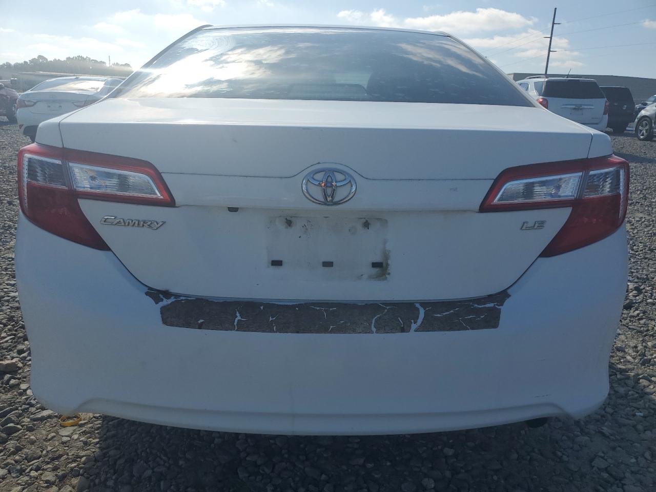 2014 Toyota Camry - Image 6