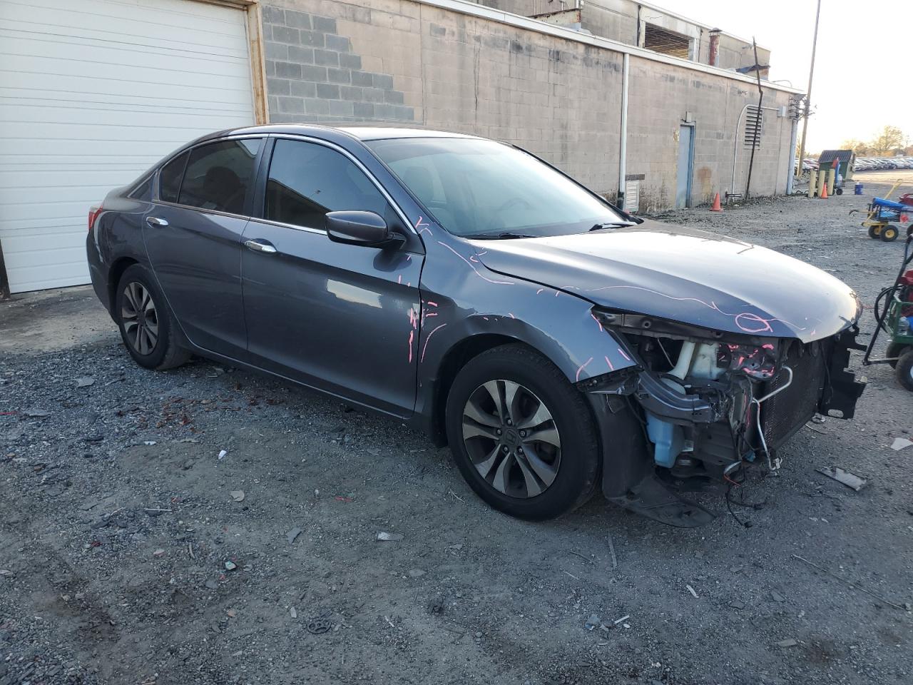 VIN 1HGCR2F30FA241500 2015 HONDA ACCORD no.4