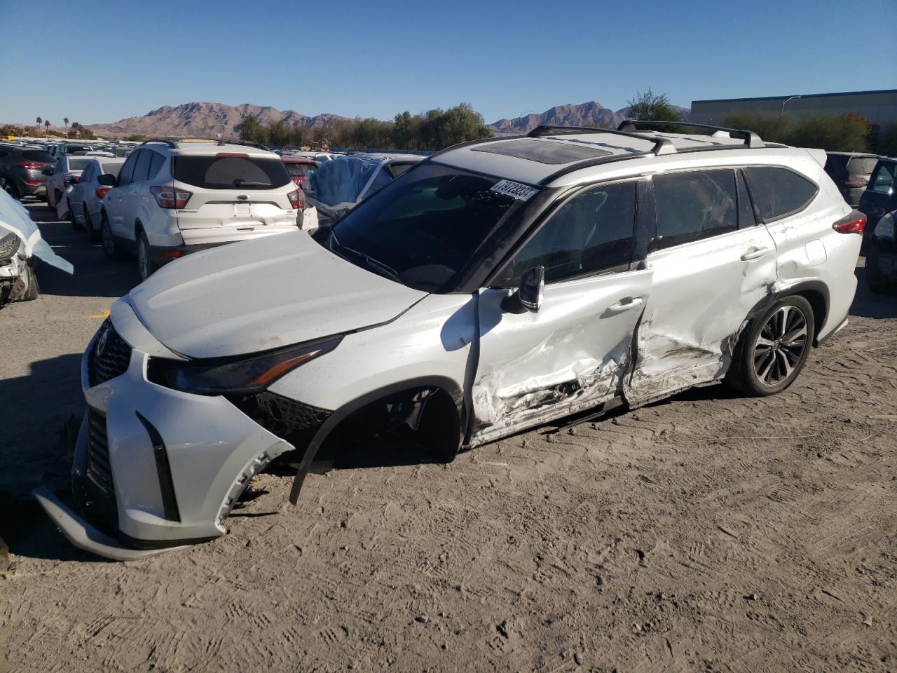 2022 Toyota Highlander - Image 1