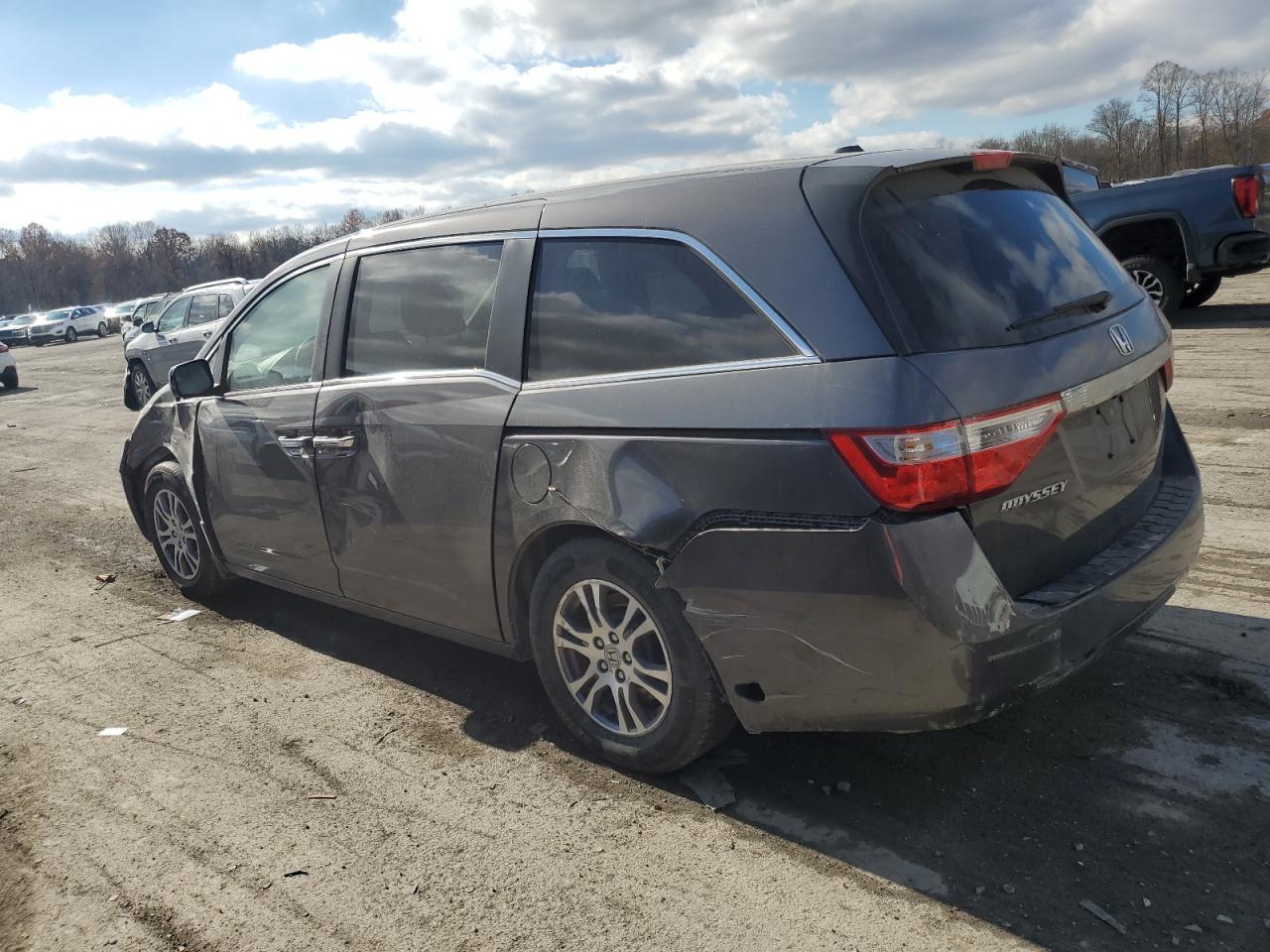 2012 Honda Odyssey - Image 2