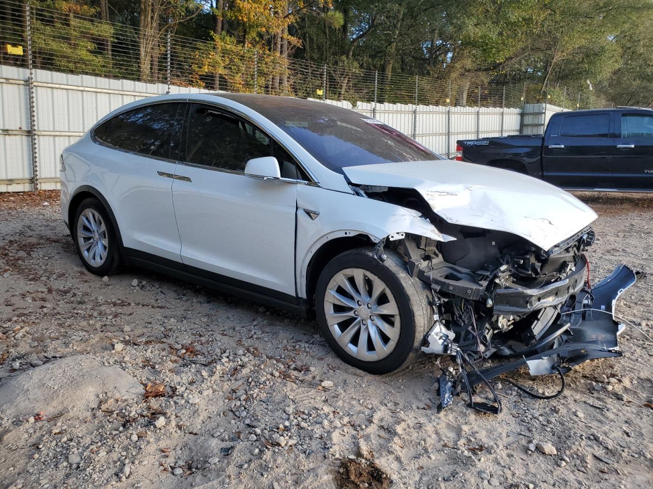 VIN 5YJXCBE21LF240210 2020 TESLA MODEL X no.4