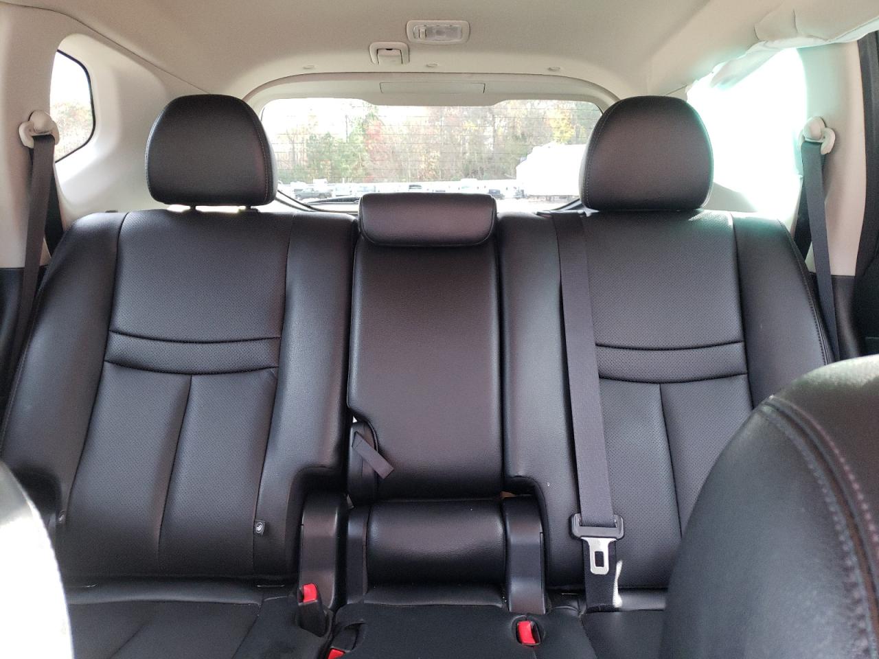 2019 Nissan Rogue - Image 10
