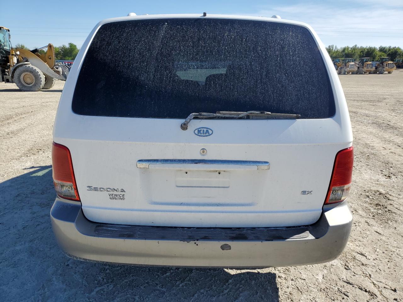 2002 Kia Sedona Ex VIN: KNDUP131X26207597 Lot: 81381054