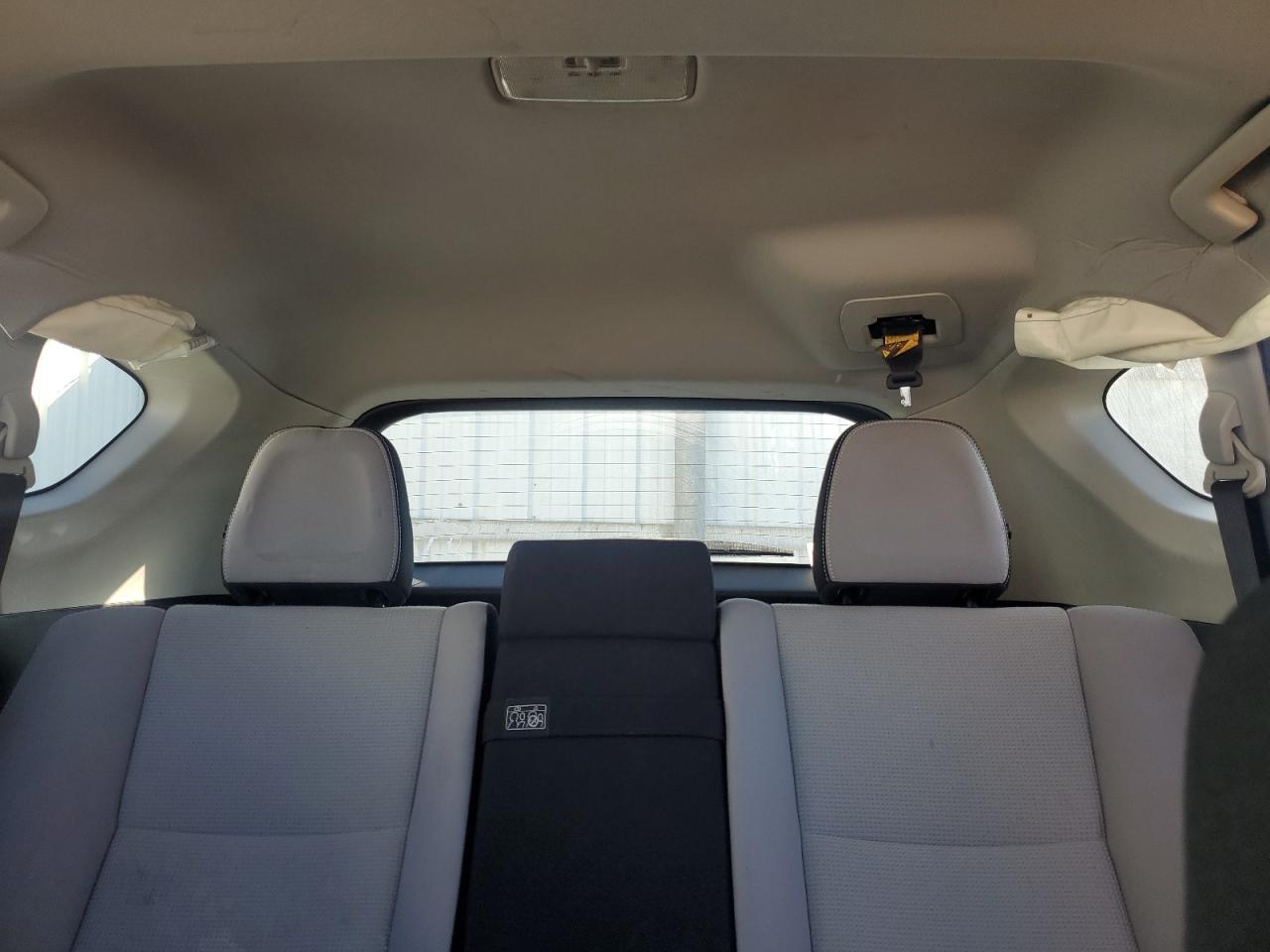 2016 Toyota RAV 4 - Image 10