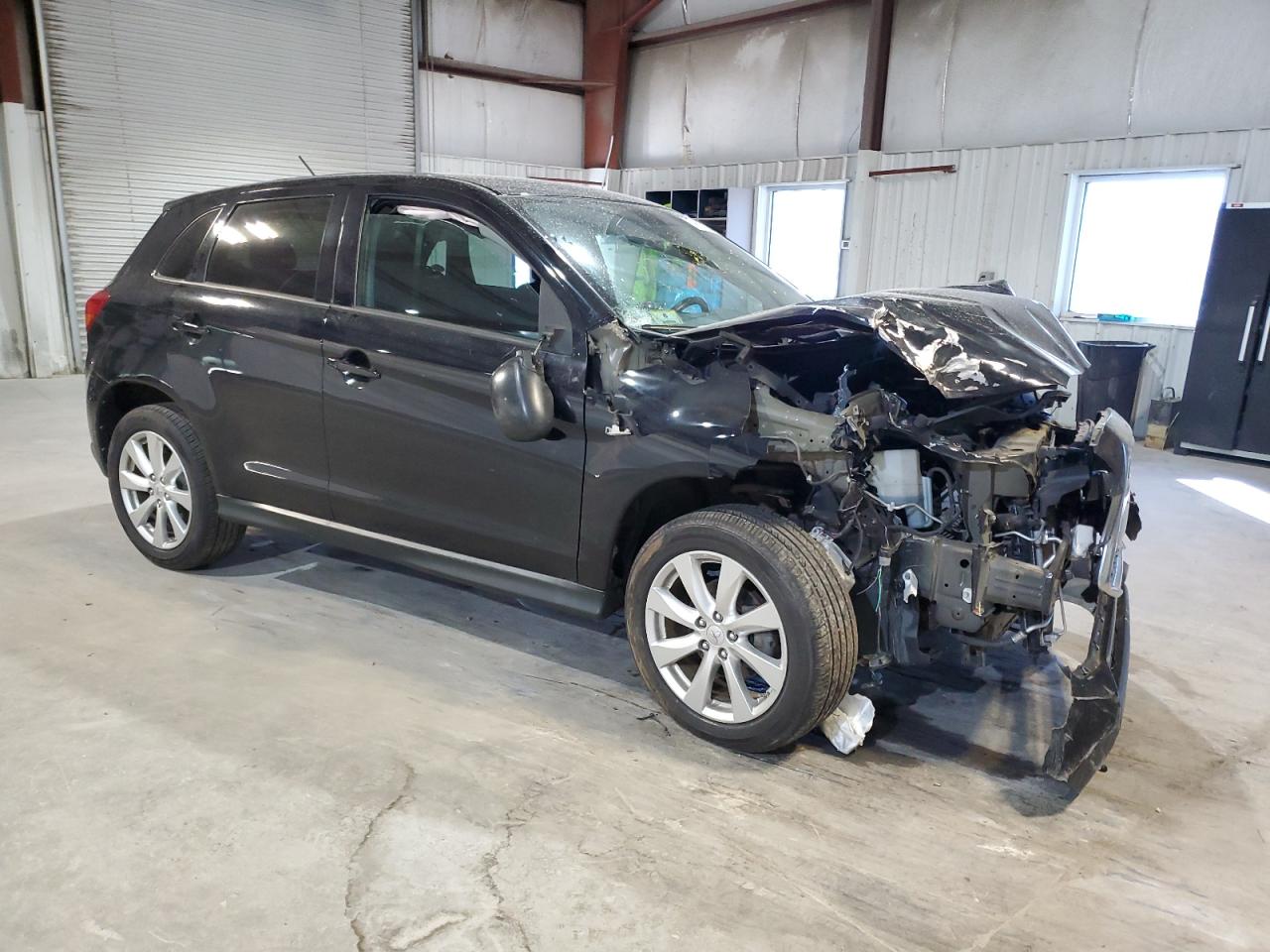 2015 Mitsubishi Outlander - Image 4