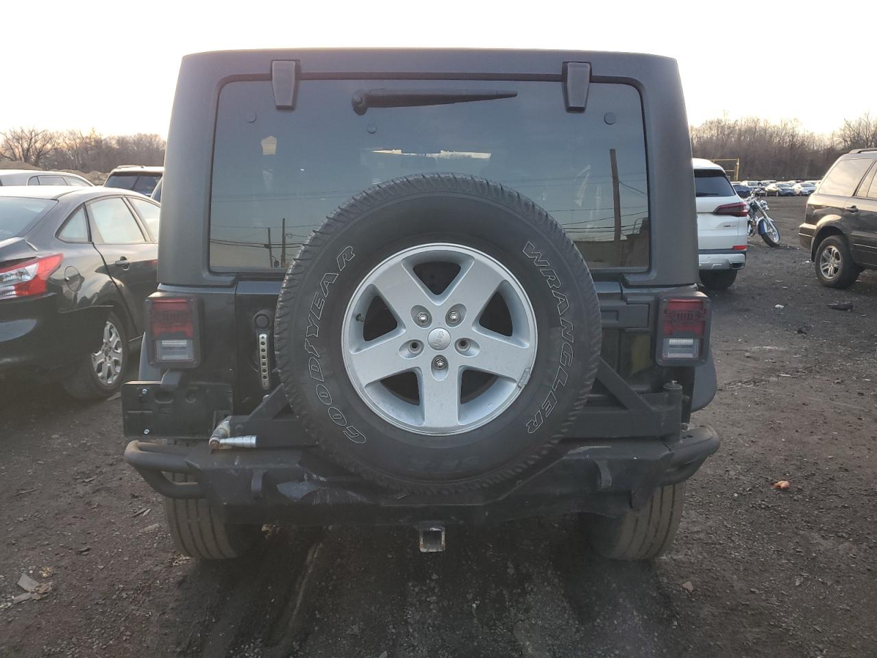 2016 Jeep Wrangler - Image 6