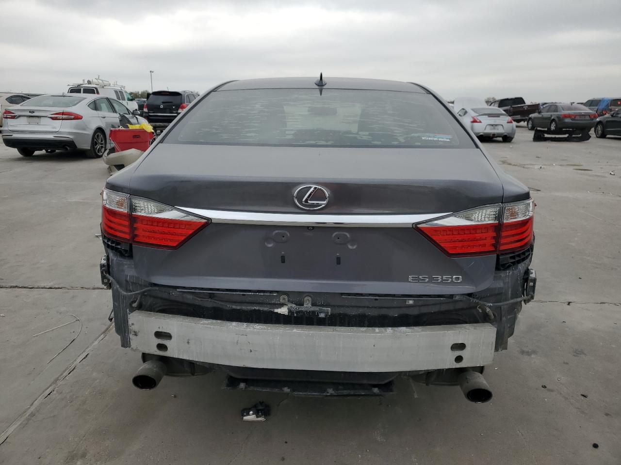 2015 Lexus ES - Image 6